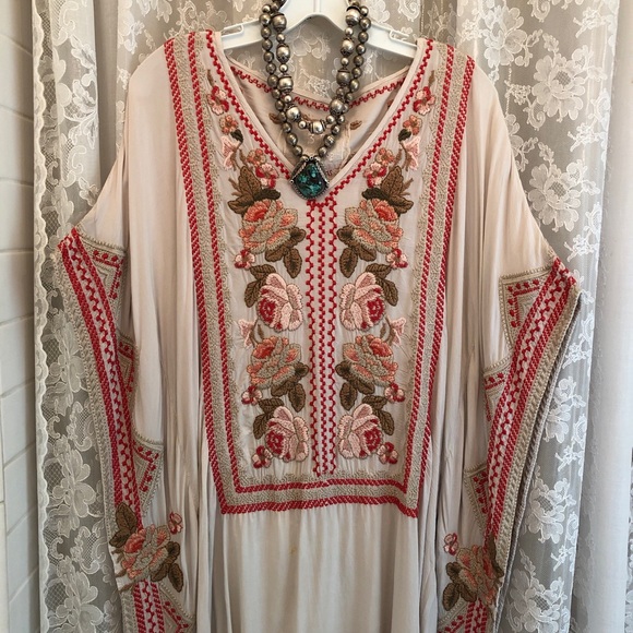 JOHNNY WAS * Cream Floral Embroidered Poncho Top / Coverup - Picture 2 of 7